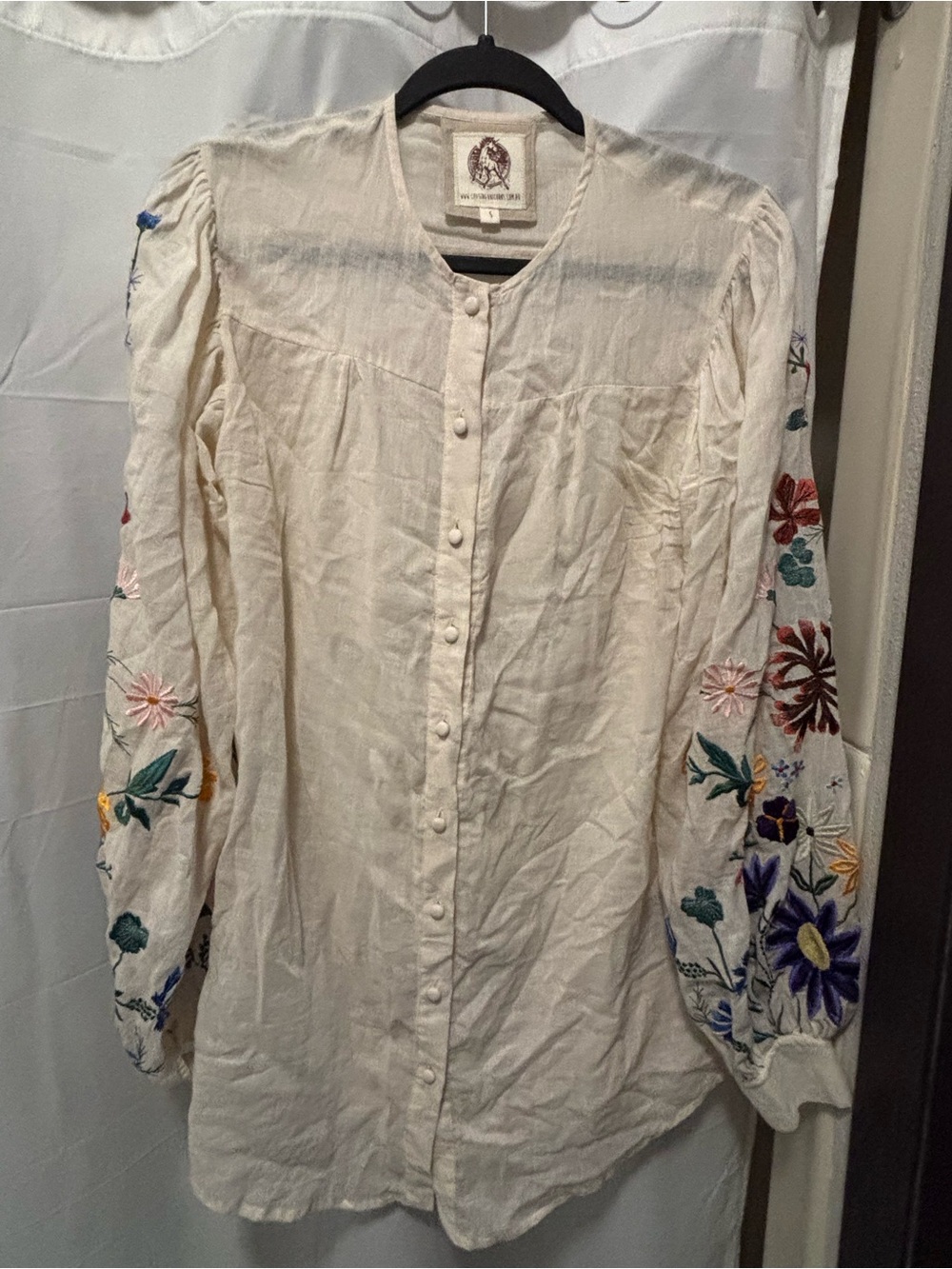Chasing Unicorns Blouse with Floral Sleeves. Size Small